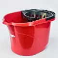 [35946] BALDE PLASTICO CON EXPRIMIDOR 12 LT